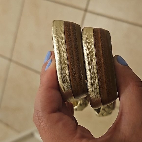 CL Marilla Flat Metallic Red Sole Slide Sandal - Picture 9 of 9